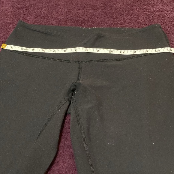 Lulu lemon black leggings-Size 8 - Picture 5 of 6